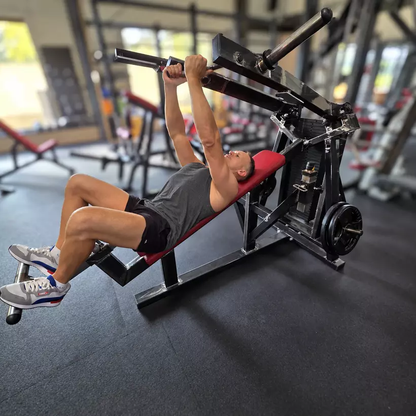 Développé incliné convergent au club SPORIUM FIT